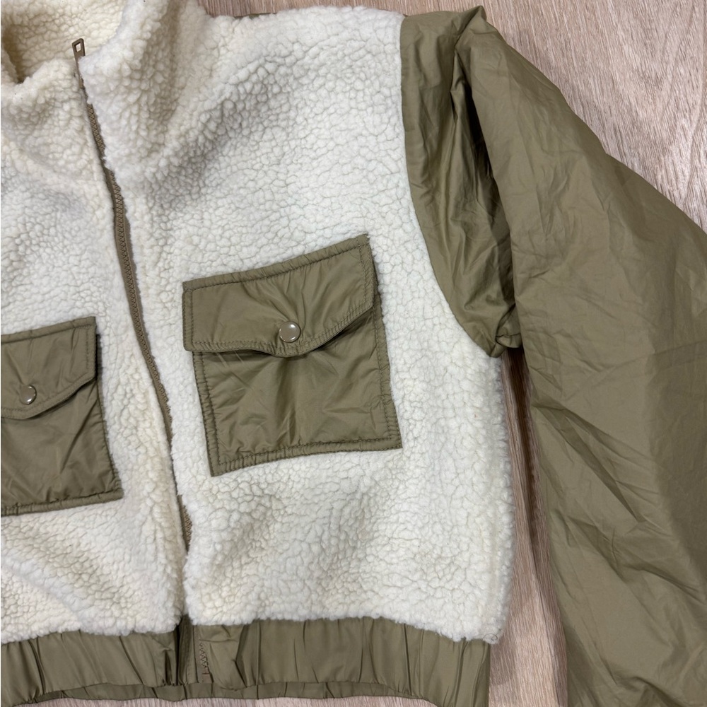 Colorblock Faux Shearling Jacket - Picture 4 of 7